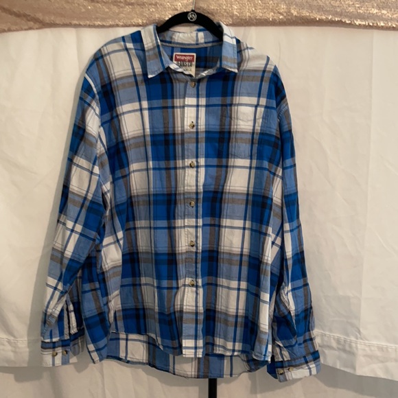 Wrangler button up - Picture 3 of 3